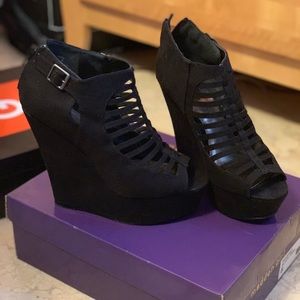 Black madden girl suede platform wedges